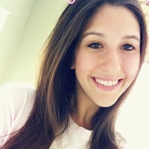 Meet your Posher, Kassandra